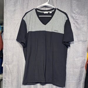 Calvin Klein Collection Men's Two-Tone V-Neck Tee - Gray and Navy